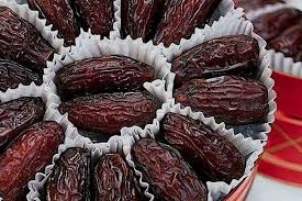 تصویر 3 از خرما پیارم حسام هسته‌ دار ضخیم تازه